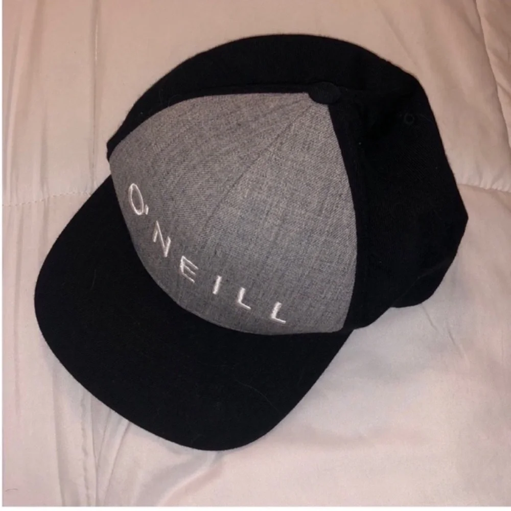 hat - Picture 1 of 4